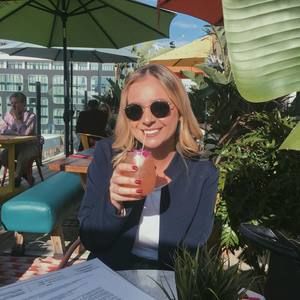 Meet your Posher, Hilary